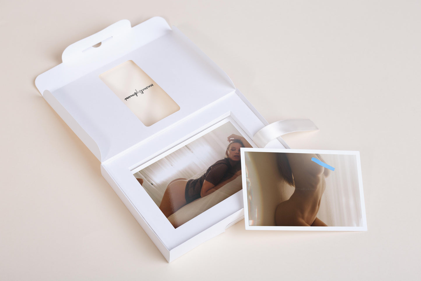 sweet.honey.kiss | Smoking hot